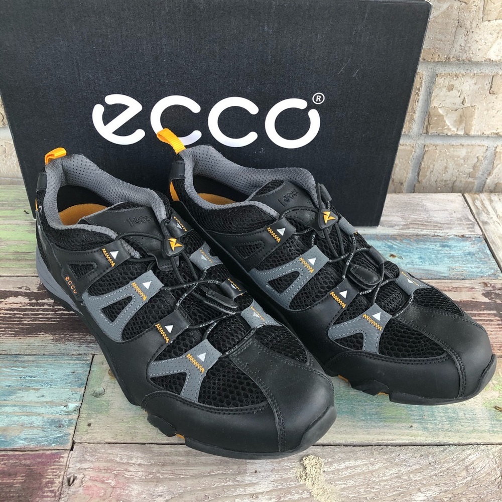 ECCO all-weather outdoor shoes -waterproof leather